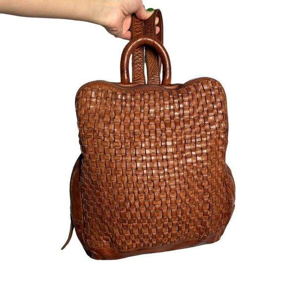 Vilenca Holland brown supple distressed leather basketweave hobo backpack bag - Picture 12 of 12
